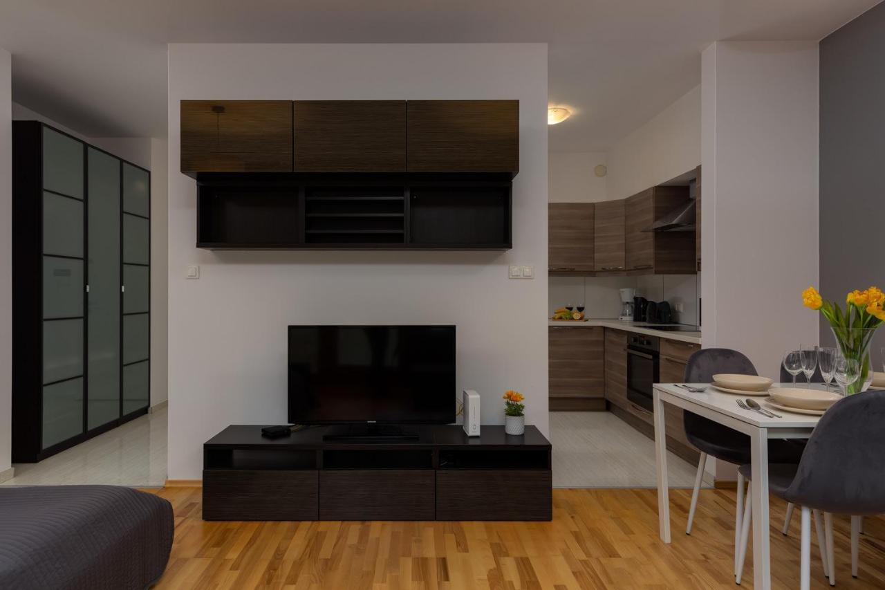 Kolejowa Apartments Warsaw By Noclegi Renters Eksteriør billede
